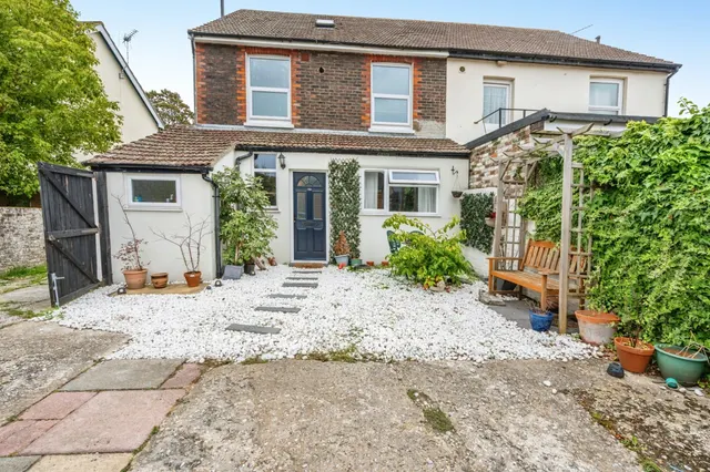 Hawthorn Road, Bognor Regis, PO21, photo 1