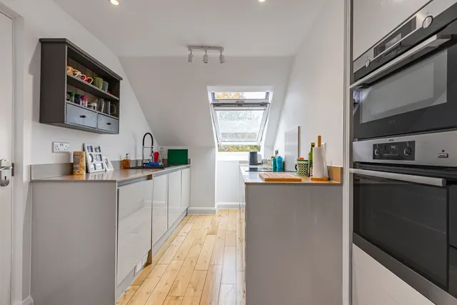 Stanwell Road, Ashf, photo 3