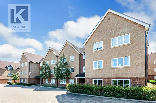 Ceres Crescent, KT17, photo 1