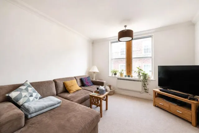 Maud Chadburn Place, London, SW4, photo 2