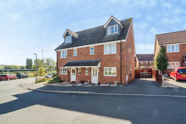 Brick Field, Bletchley, MK2, photo 1