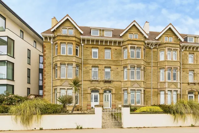 South Parade, West Kirby, CH48, photo 1