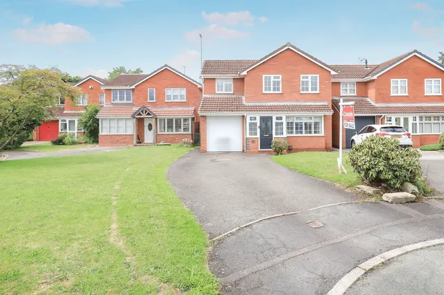 Primrose Gardens, Featherstone, WV10, photo 1
