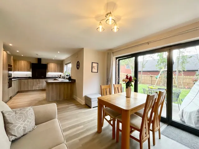 Ashton Gate Drive, Stoke-On-Trent, ST4, photo 3