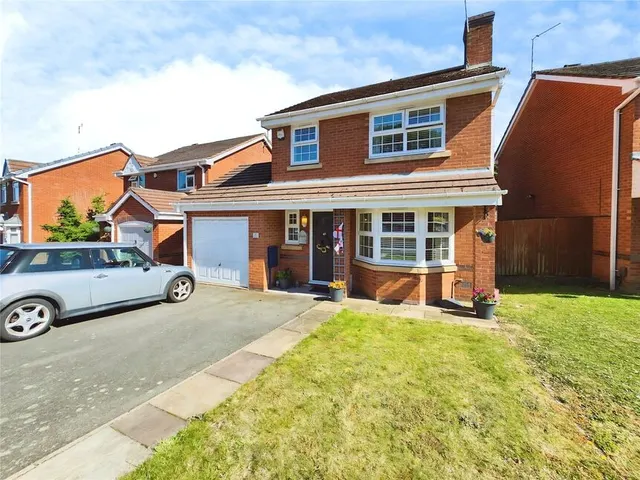 Marsdale Drive, Nuneaton, Warwickshire, CV10, photo 1