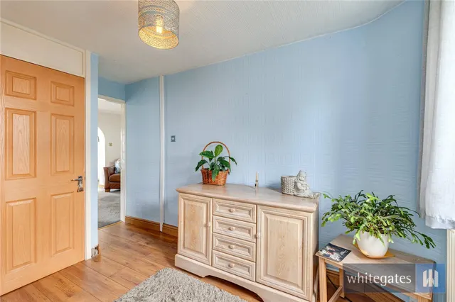 John Middleton Close, Hale Village, L24, photo 2