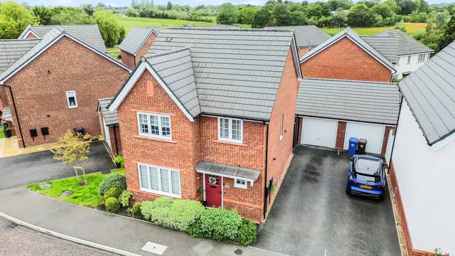 Oak Green Road, Lowton, Warrington, Warrington, WA3 2UH, photo 1