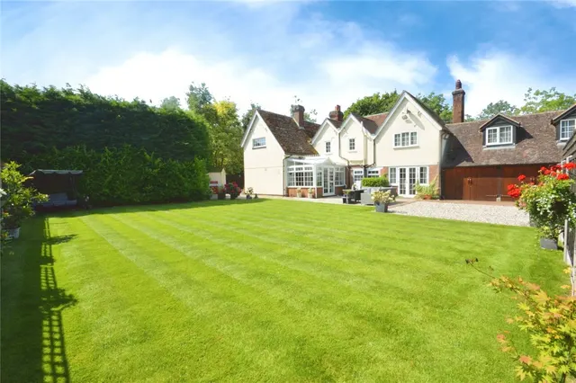with 6 bedrooms in Howe Green, Great Hallingbury, CM22, photo 1