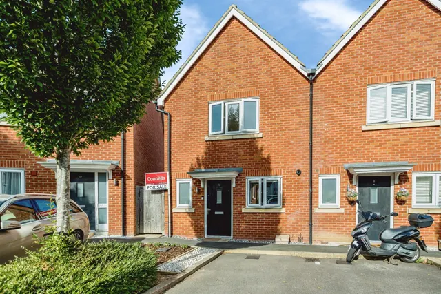 Jazz Road, AYLESBURY, photo 1
