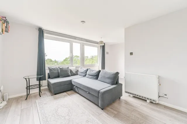 Photo 2 — 67 Priory Crescent, London
