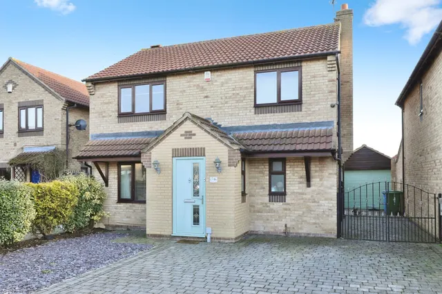 Bracken Court, Harworth, Doncaster, photo 1