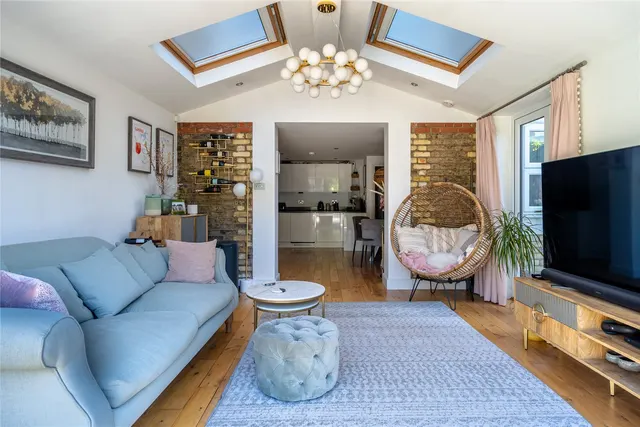 Photo 3 — Lewin Road, London, SW16