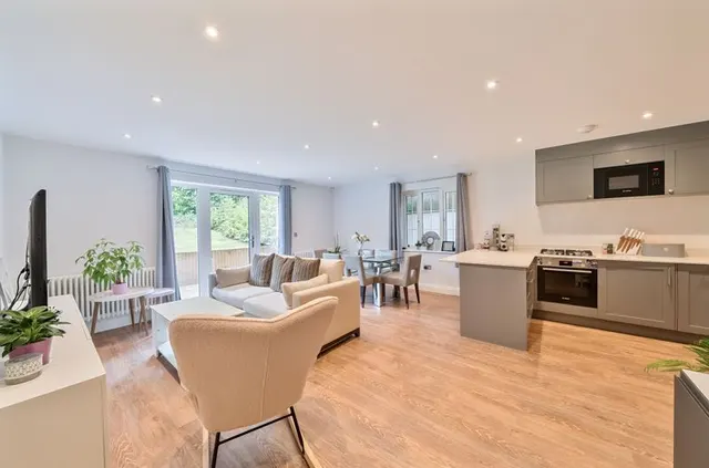 Photo 2 — 81 Higher Drive, Purley CR8 2HN