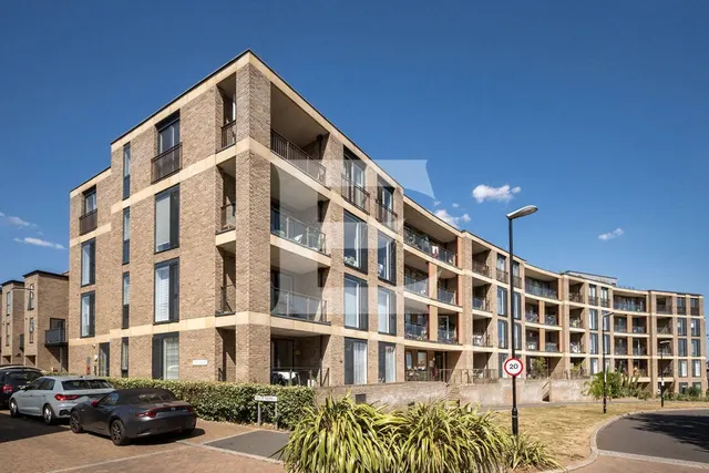 Henry Darlot Drive, Mill Hill, NW7, photo 1