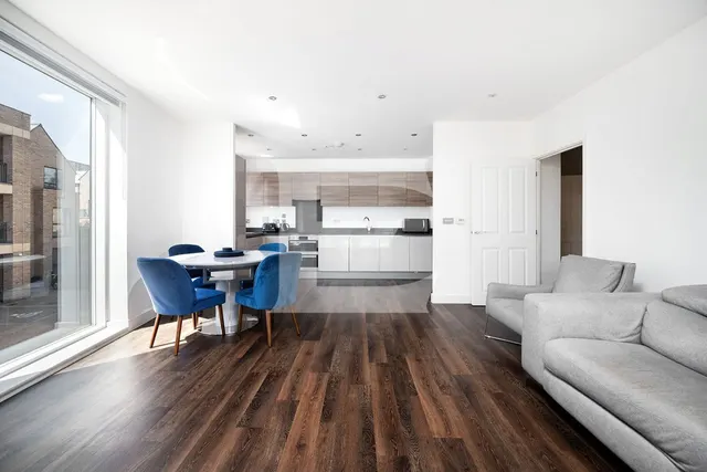 Henry Darlot Drive, Mill Hill, NW7, photo 2