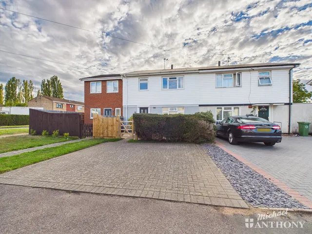 Russell Avenue, Aylesbury, HP21, photo 1