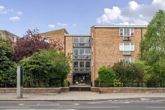 Kennington Park Road, Kennington, London, SE11, photo 1
