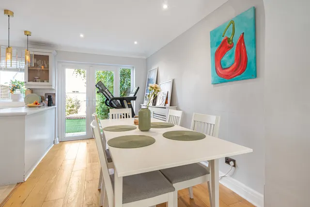 Ravenswood Close, Cobham, KT11, photo 3