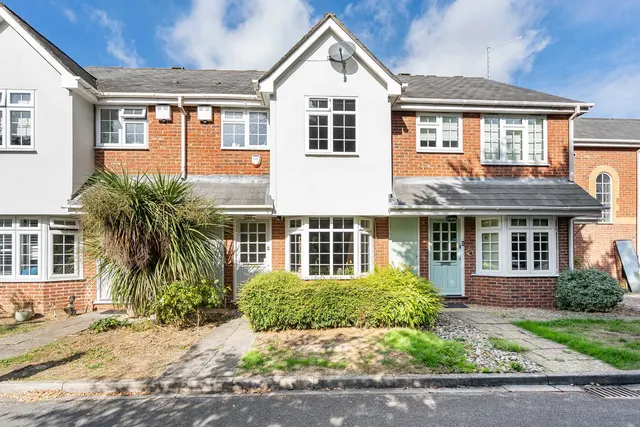 Ravenswood Close, Cobham, KT11, photo 1