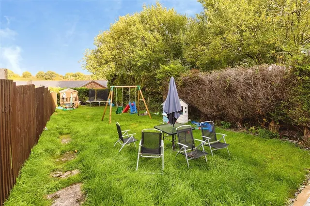 Stanley Road, Ponciau, LL14, photo 3