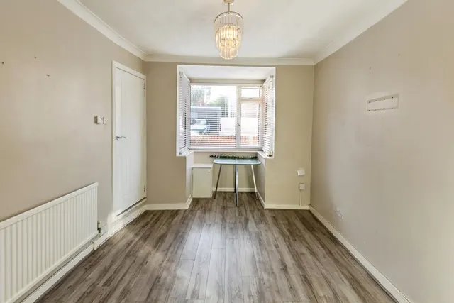 Stanley Road, Ponciau, LL14, photo 2