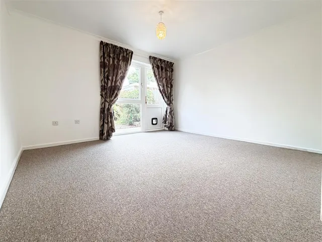 Photo 2 — Jephson Close, Eastbourne, East Sussex, BN20 7JJ