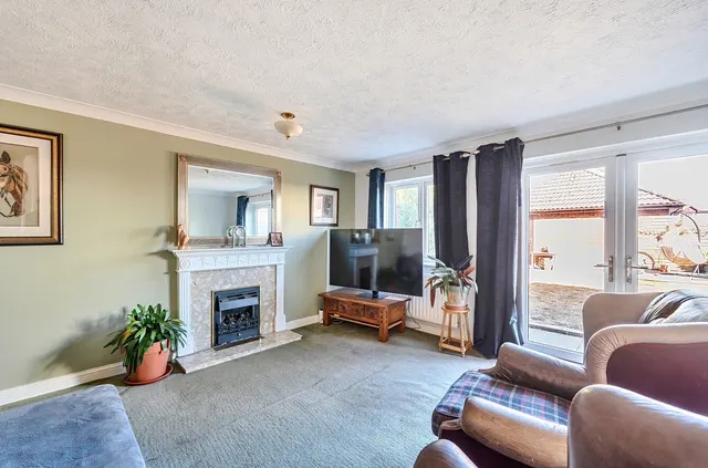 Locks Road, Locks Heath, SO31, photo 2
