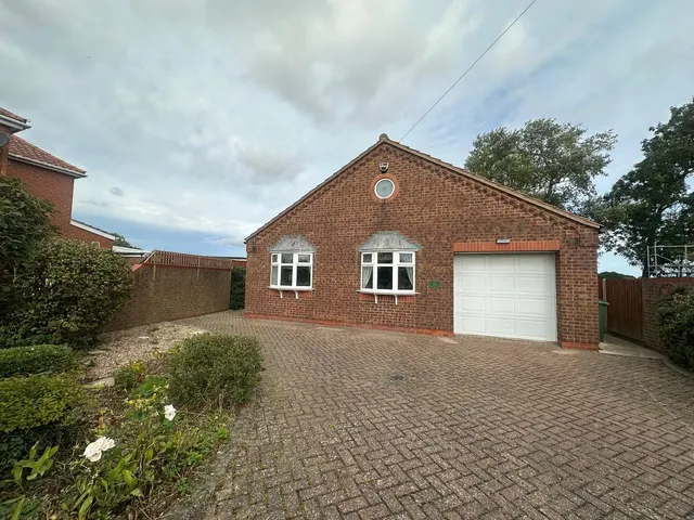 Photo 2 — Howden Road, Eastrington, Goole