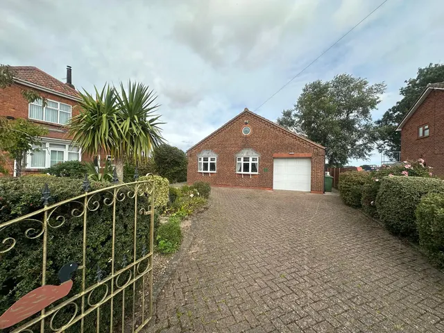 Howden Road, Eastrington, Goole, photo 1