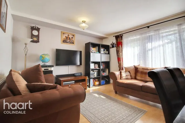 Holbeach Close, NW9, photo 2
