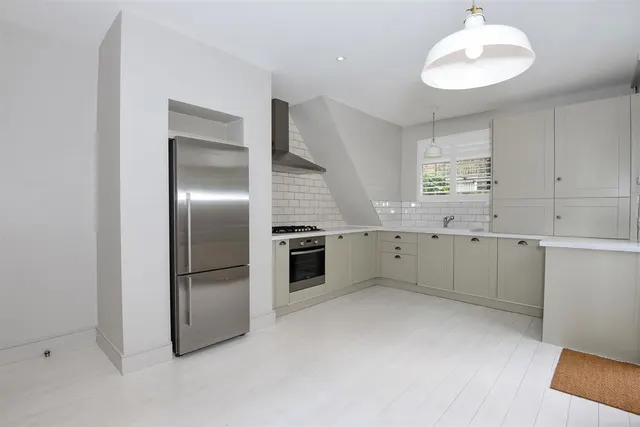 Mellison Road, SW17, photo 2