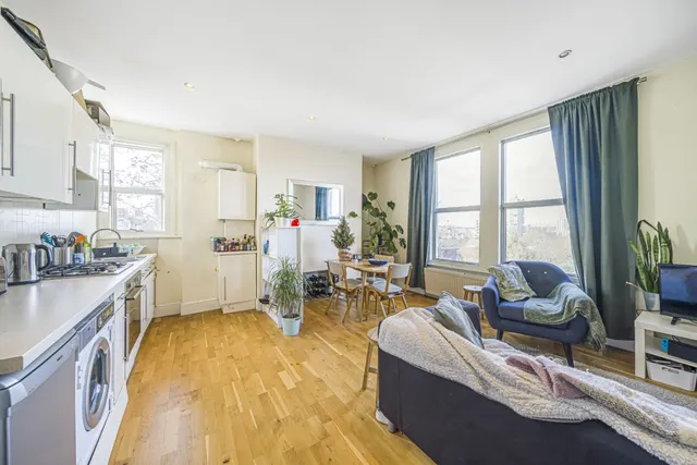 Larkhall Rise, Clapham Common, SW4, photo 2