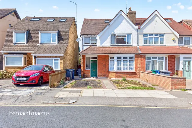 Ridgeview Road, London, photo 1