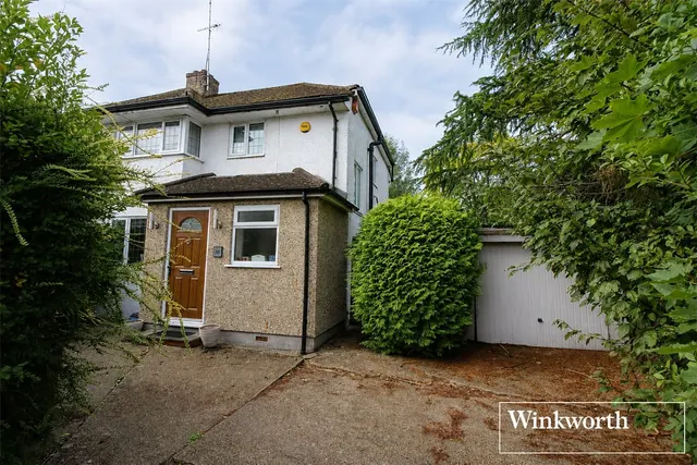3 bedroom house — Cardinal Avenue, Borehamwood, Hertfordshire, WD6