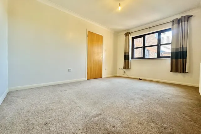 Photo 3 — Clarence Road, Fleet, Hampshire, GU51 3XS