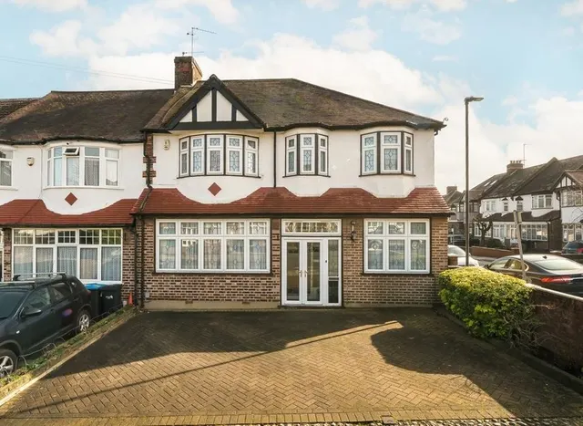Arnos Road, New Southgate, N11, photo 1