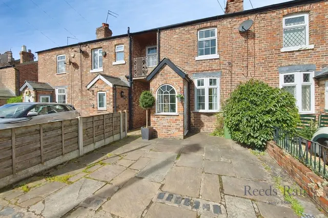 Sunnybank Drive, Wilmslow, SK9, photo 1