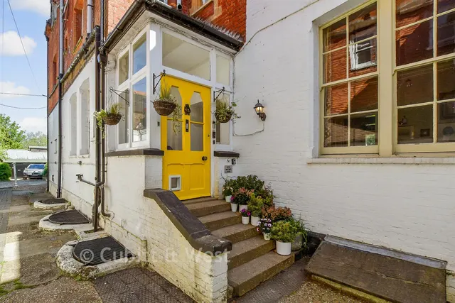 Ockley Road, Dorking, RH5, photo 1