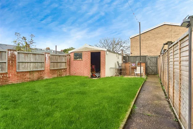 Clarendon Street, Newport, PO30, photo 2