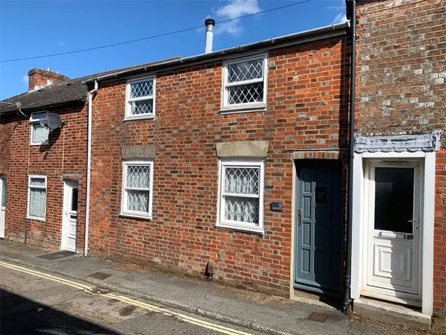 Clarendon Street, Newport, PO30, photo 1