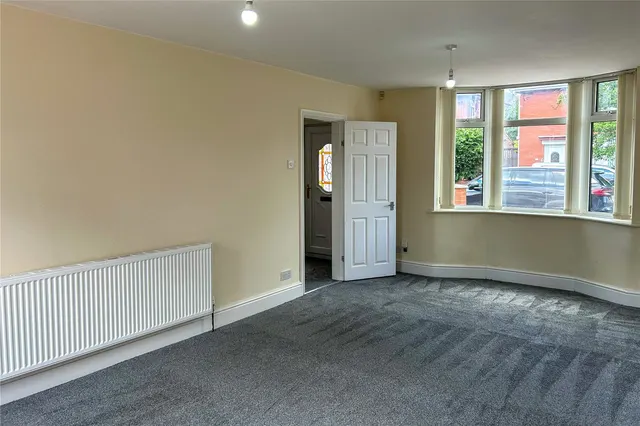 Blue Bell Avenue, Moston, M40, photo 3