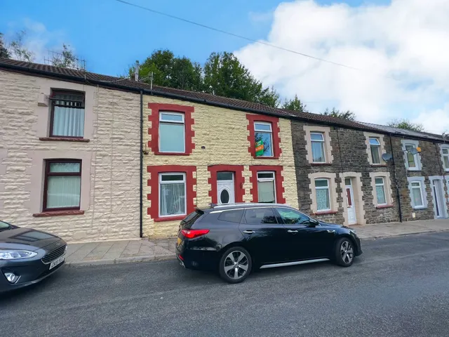 Brynbedw Road, Ferndale, CF43, photo 1