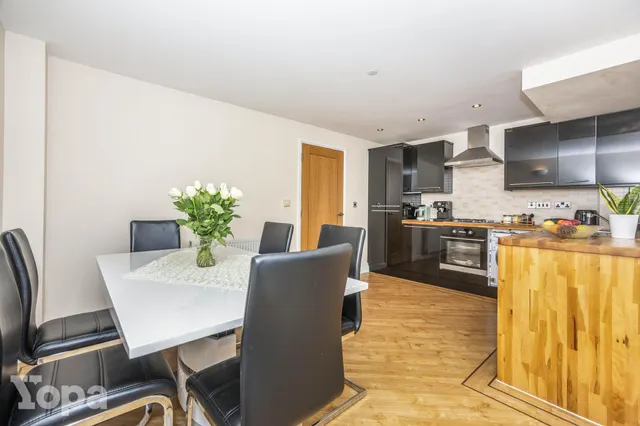 Wrotham Road, Gravesend, DA11, photo 2