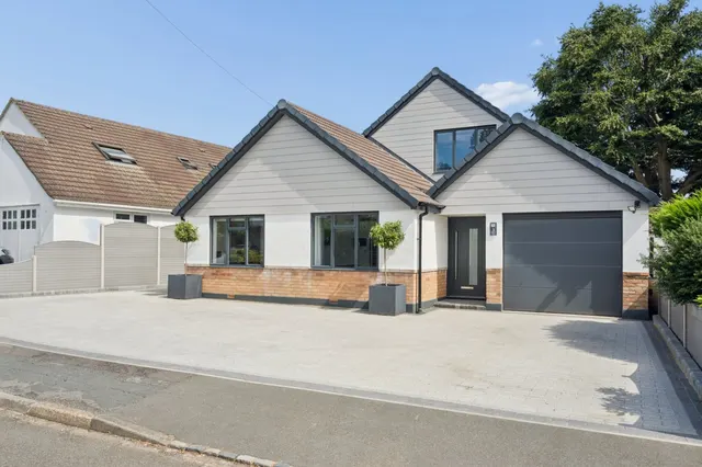 Cedars Close, Chalfont St. Peter, SL9, photo 3