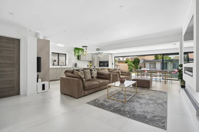 Cedars Close, Chalfont St. Peter, SL9, photo 1