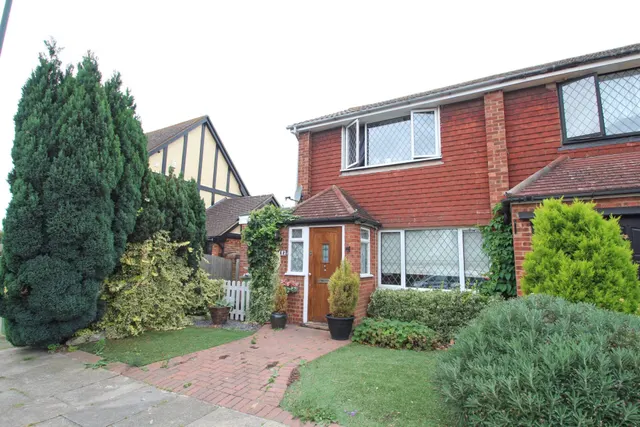 Iverhurst Close, Bexleyheath, photo 1
