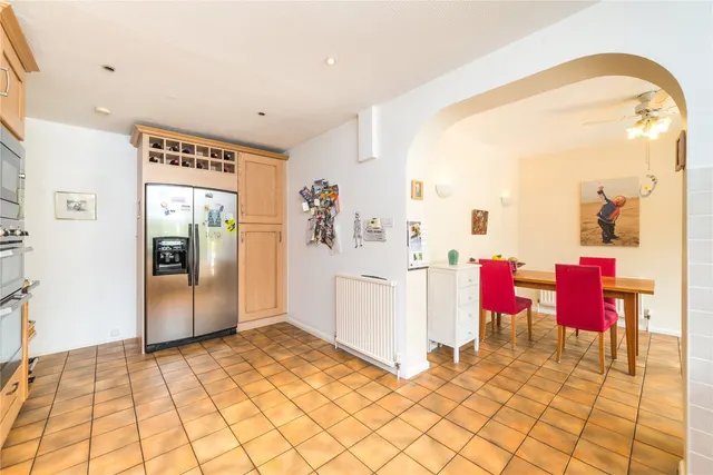 Old Avenue, West Byfleet, KT14, photo 3