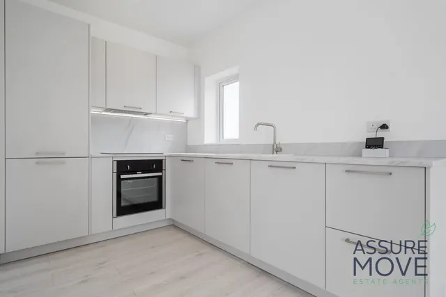 Flat 42 Crosskeys Close, London, N9 7AD, photo 1