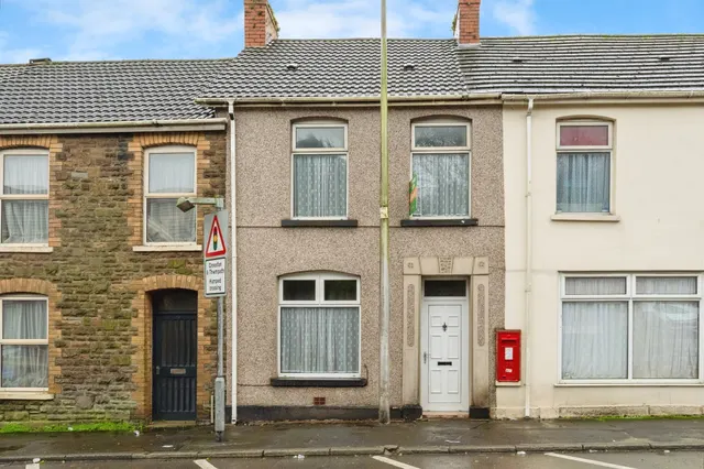 Frondeg Terrace, Llanelli, SA15, photo 1