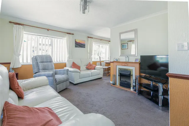 Lillybrook Estate, Lyneham, photo 3